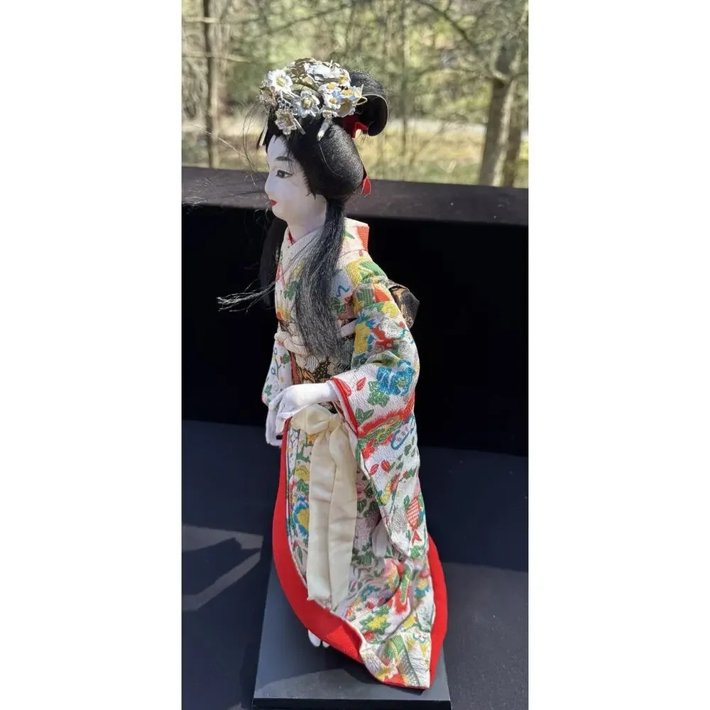 Japanese Geisha Silk Gold Kimono 17.5